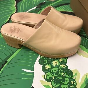 Charlotte Stone Leather Low Heel Martino Clog in Bisque, Size 10